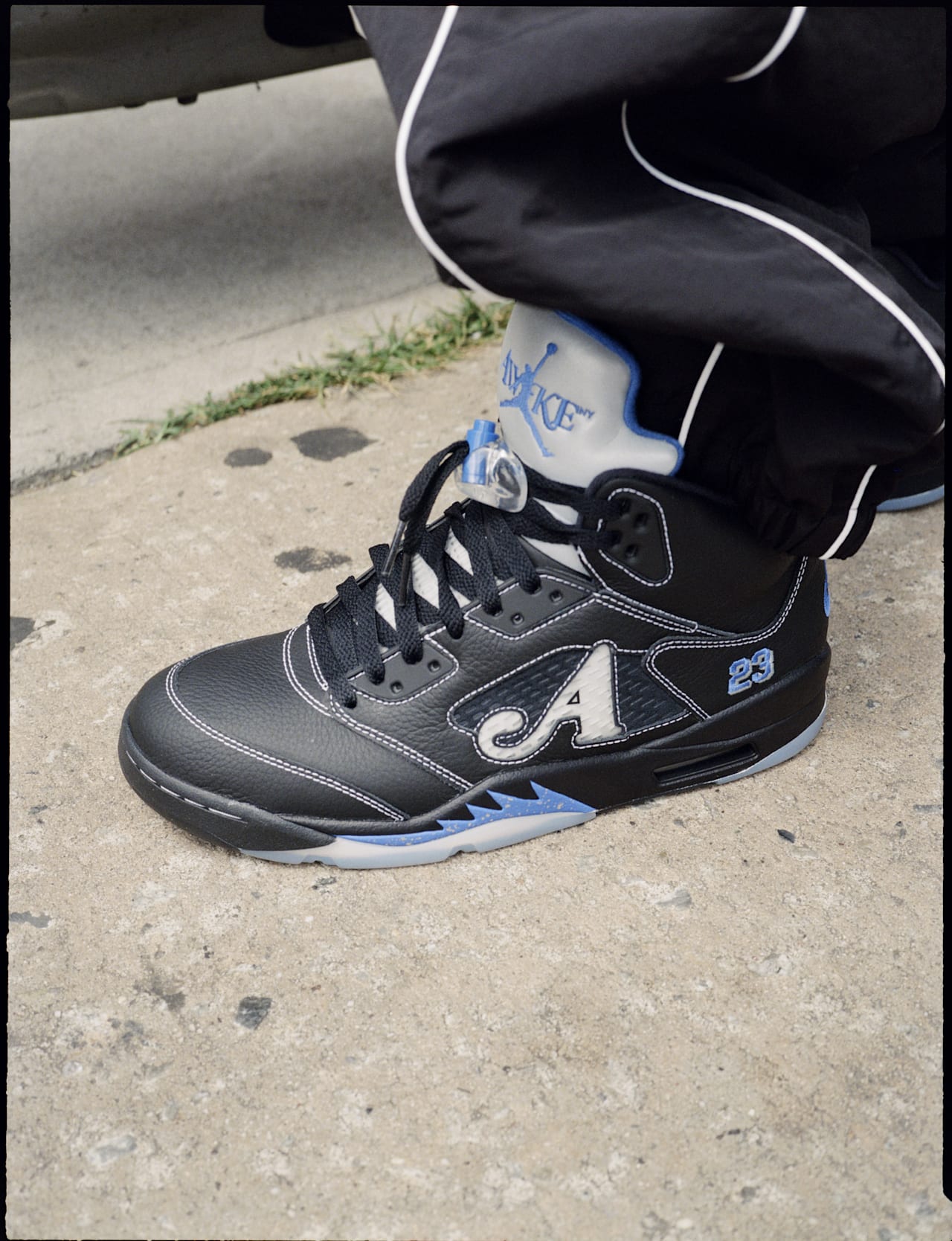 NIKE公式】エア ジョーダン 5 x Awake NY 'Black' (DV4982-004